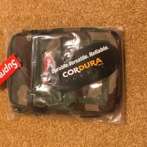 Supreme waist bag pic
